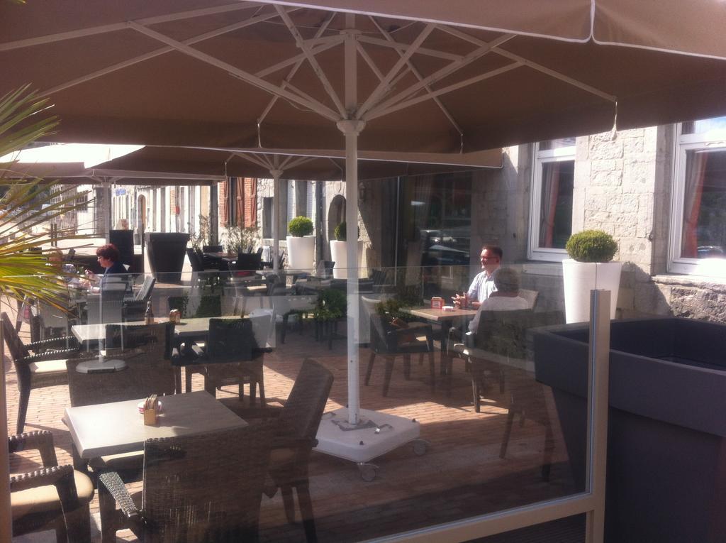 Hotel Val Saint Hilaire Givet Buitenkant foto
