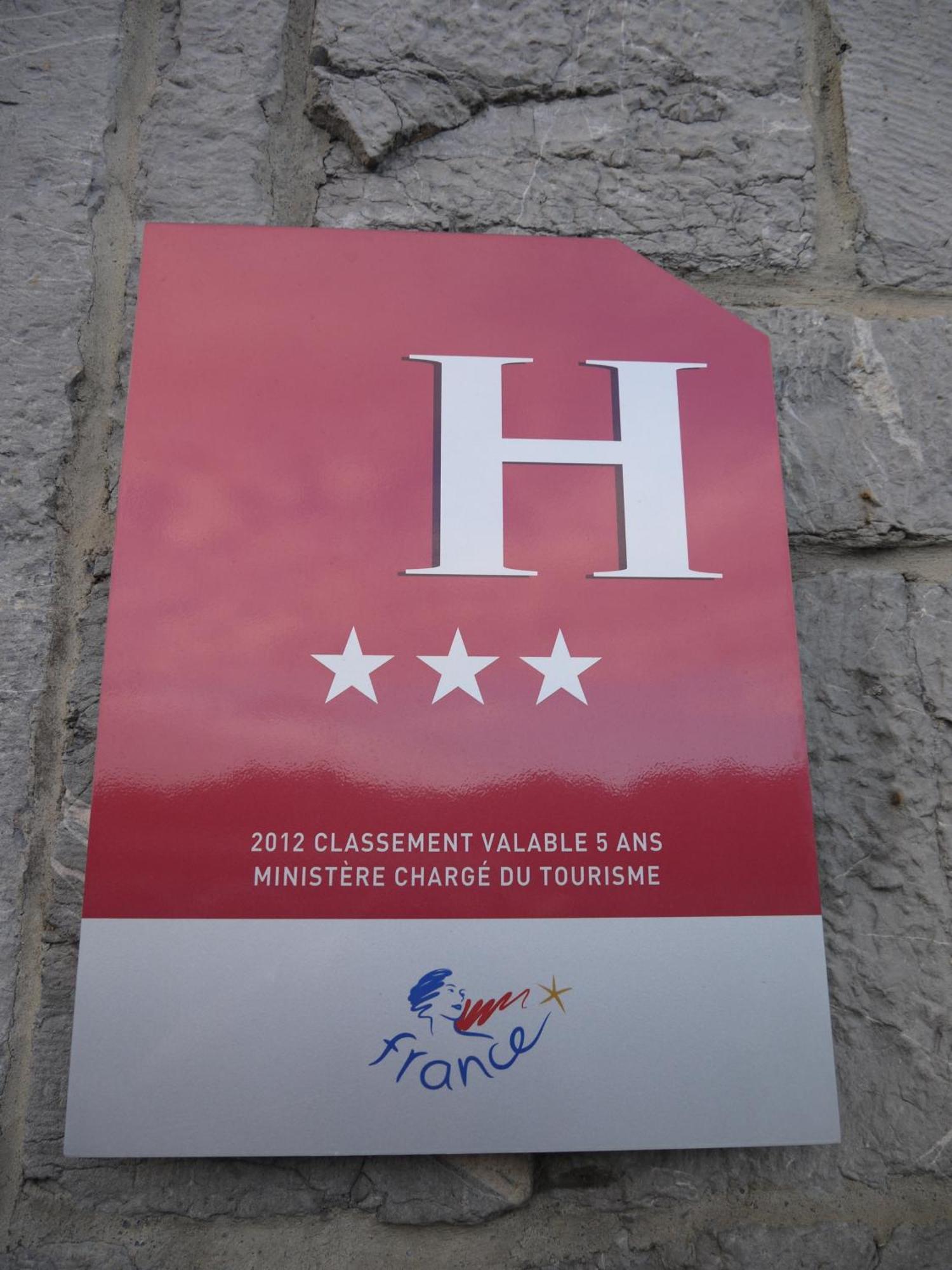 Hotel Val Saint Hilaire Givet Buitenkant foto