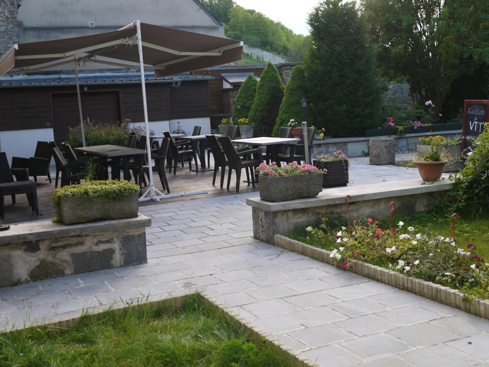 Hotel Val Saint Hilaire Givet Buitenkant foto