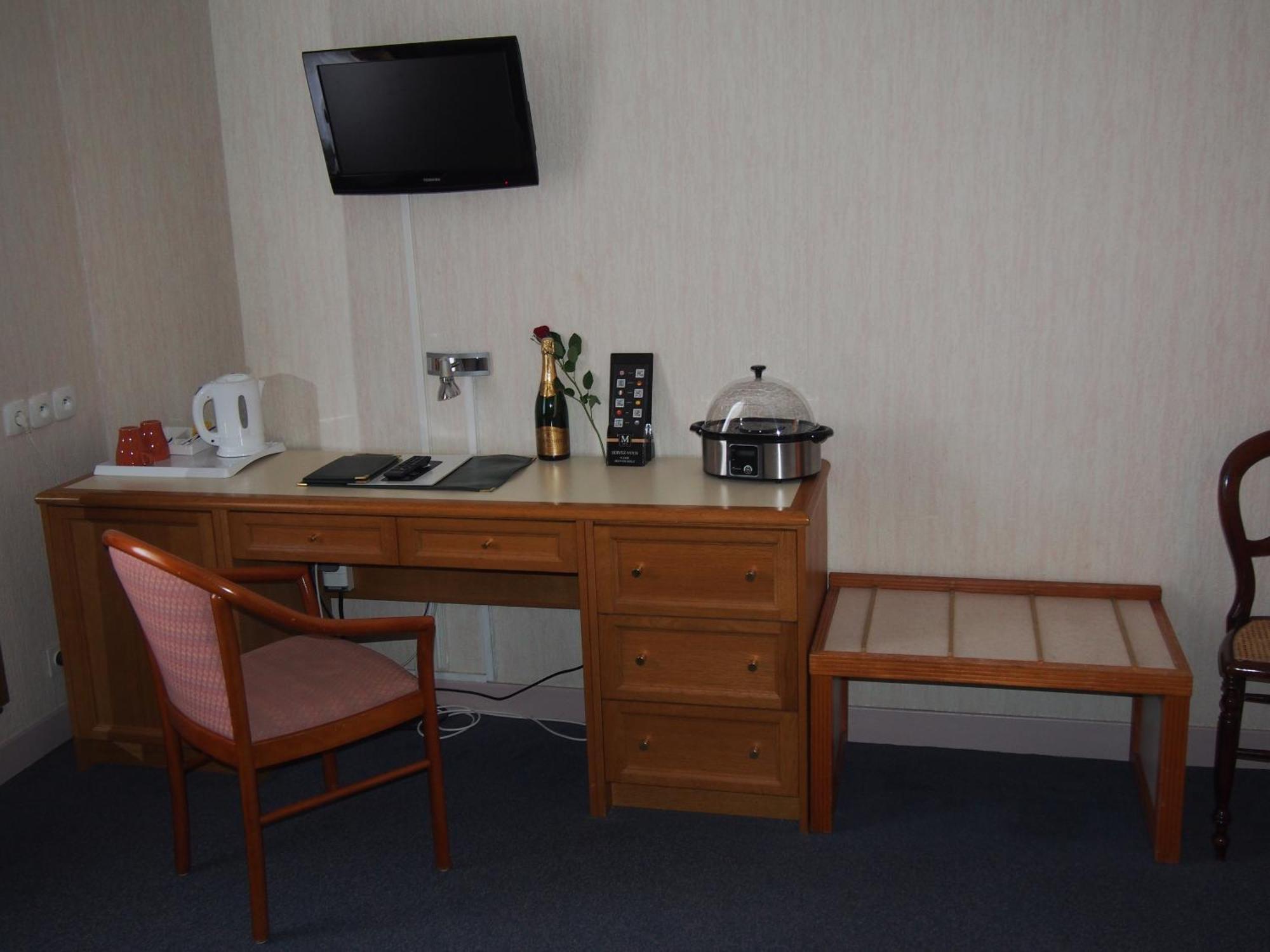 Hotel Val Saint Hilaire Givet Kamer foto