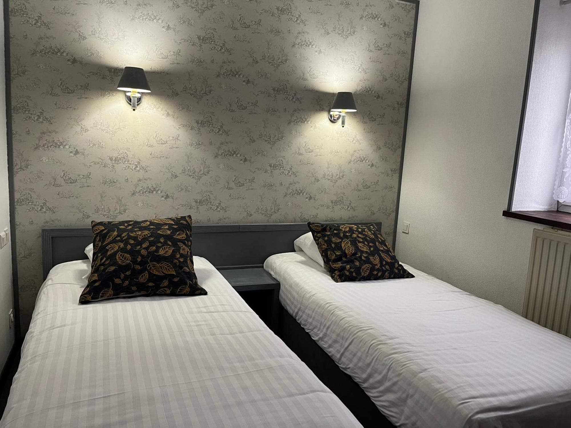 Hotel Val Saint Hilaire Givet Buitenkant foto