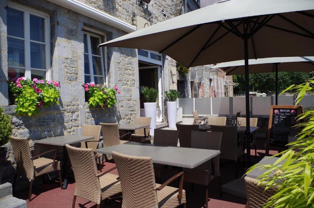 Hotel Val Saint Hilaire Givet Buitenkant foto