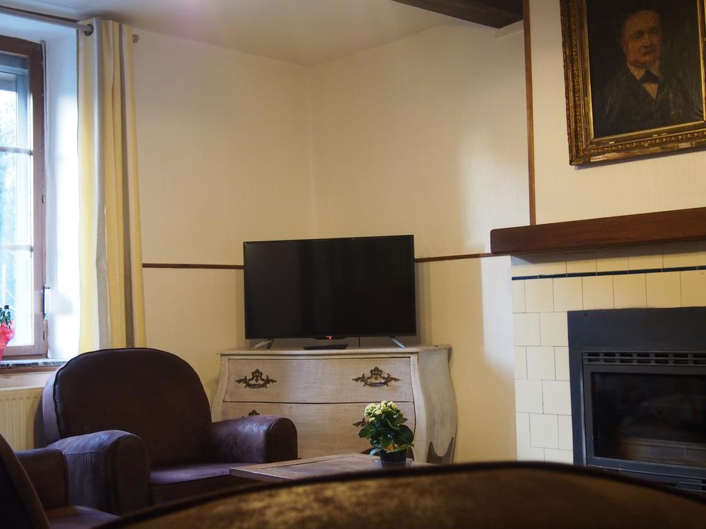 Hotel Val Saint Hilaire Givet Kamer foto