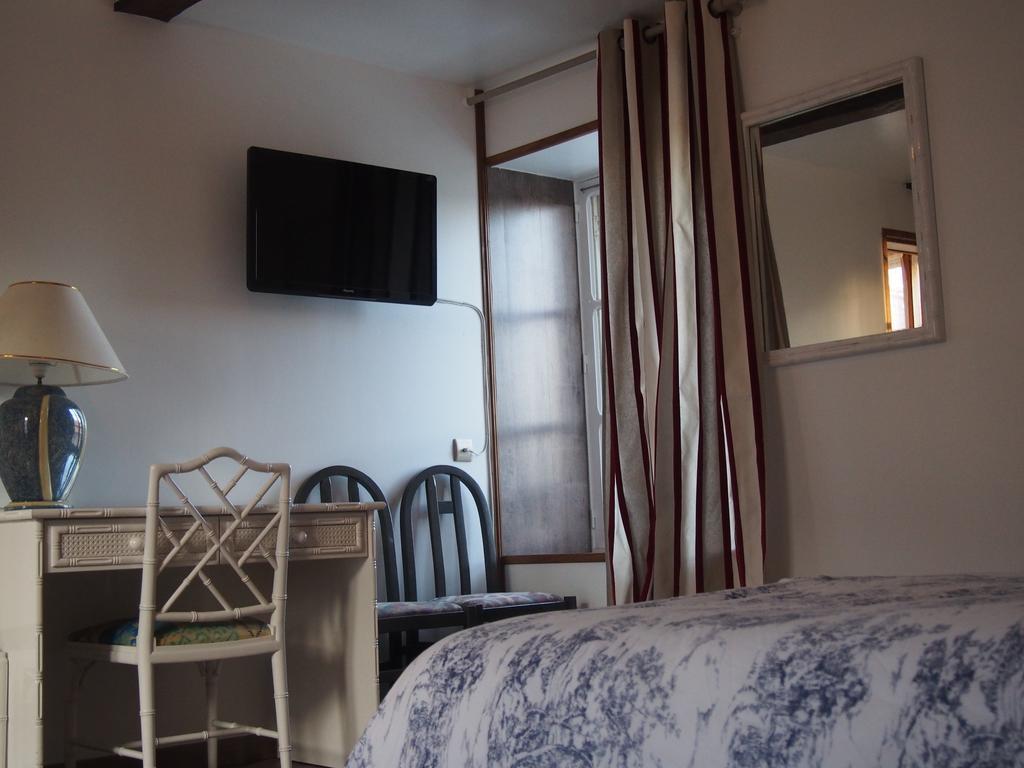 Hotel Val Saint Hilaire Givet Kamer foto