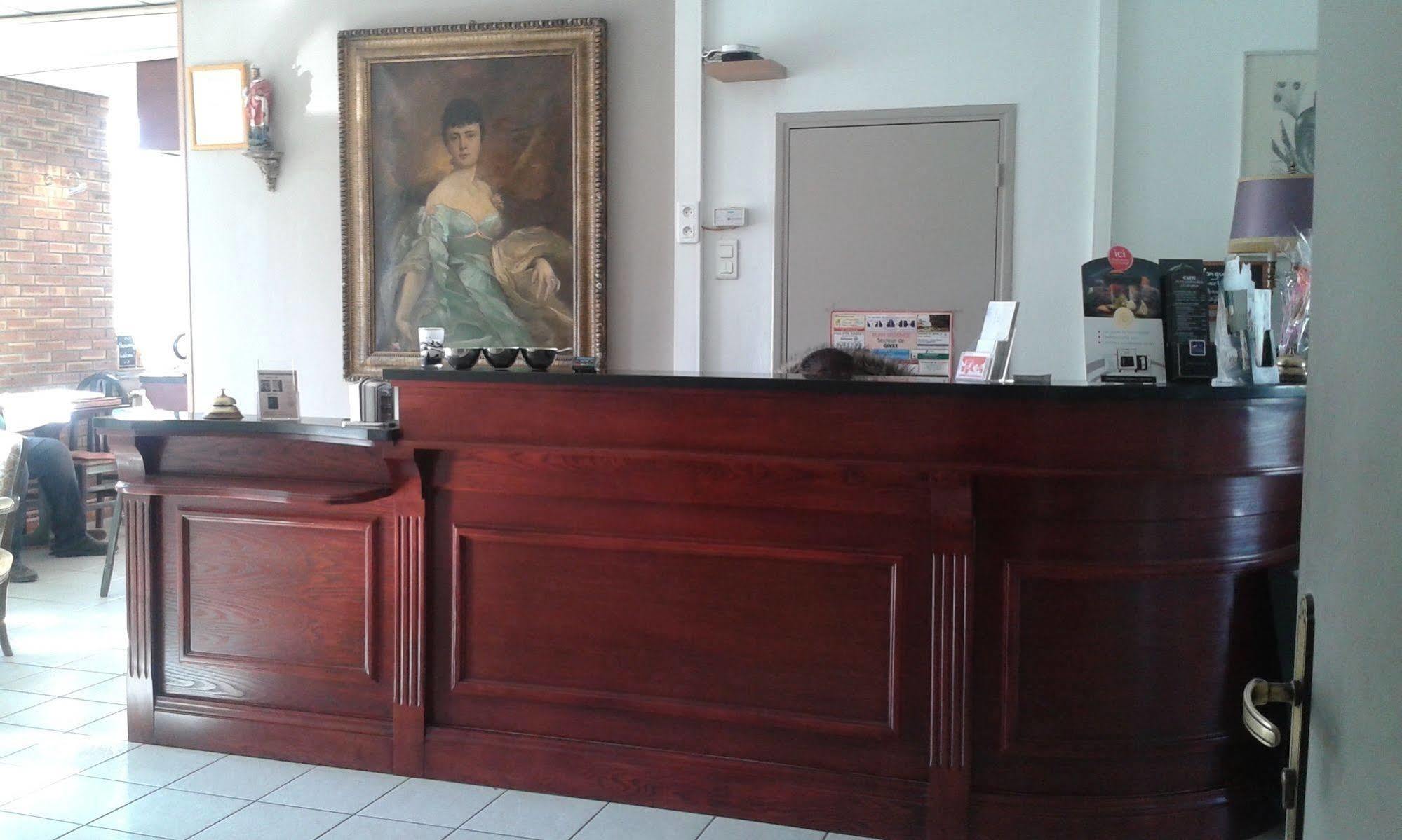 Hotel Val Saint Hilaire Givet Buitenkant foto